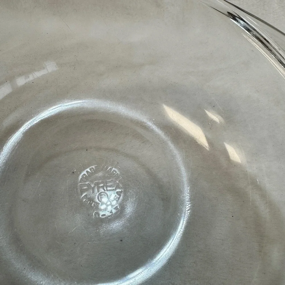 Vintage Pyrex Clear Glass Mixing Bowl with Handles 1 1/2 Quart 722 D-33